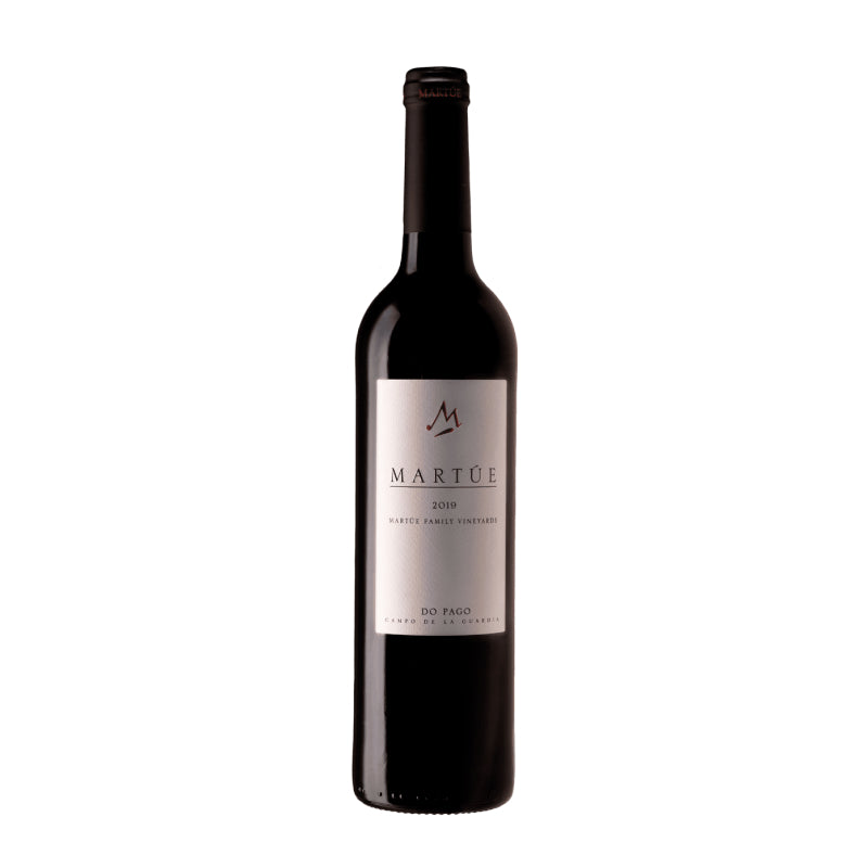A picture of Martúe Crianza wine bottle