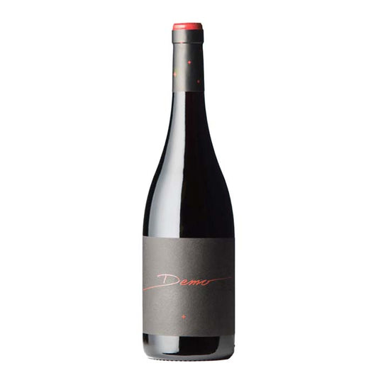 A red wine bottle called Demo from the regioin of Ribeira Sacra