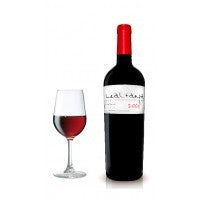 A red wine bottle called Lealtanza Reserva Selección de familia from the Rioja region