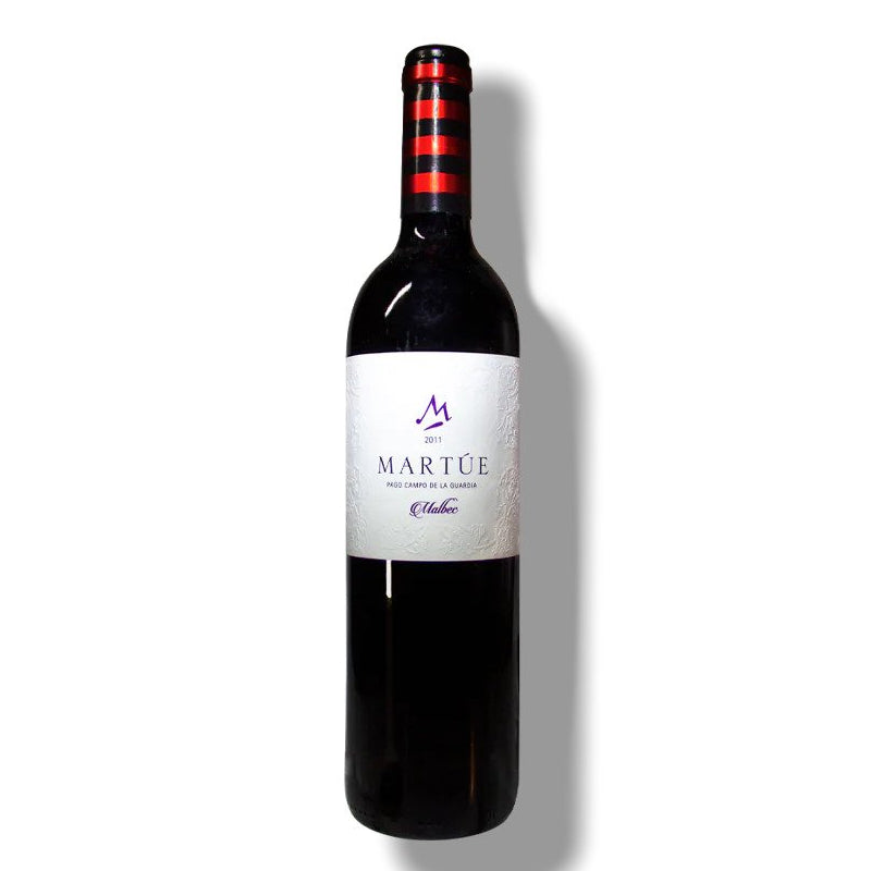 A picture of a red wine called Martúe Malbec which originates from Vino de pago La Guardia