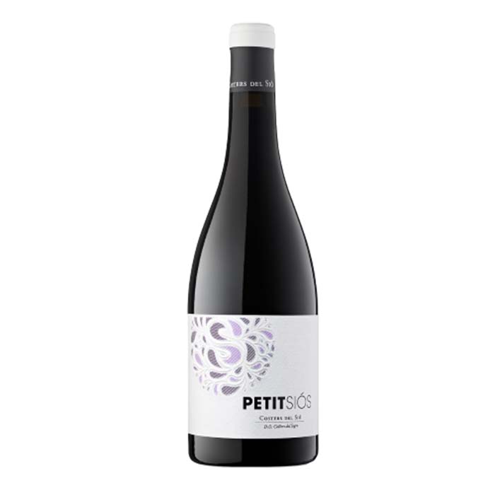 A picture of a red wine bottle called Petit Siós Tinto which originates from Costers del Segre in Spain