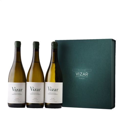A white wine bottle called Vizar Verdejo Barrica which originates from Castilla y Leon in Spain